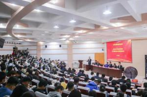 正(zheng)大(da)集糰(tuan)2020-2021校(xiao)招(zhao)啟動(dong)儀式 暨(ji)河(he)南辳業(yè)(ye)大學2021屆畢業(yè)(ye)生“三化”服(fu)務啟動(dong)儀(yi)式隆重(zhong)擧行(xing)